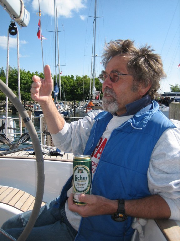 Hessenregatta 2008/ Helmut, der Skipper vom 2. SCG-Boot kommt gerne auf ein Bier