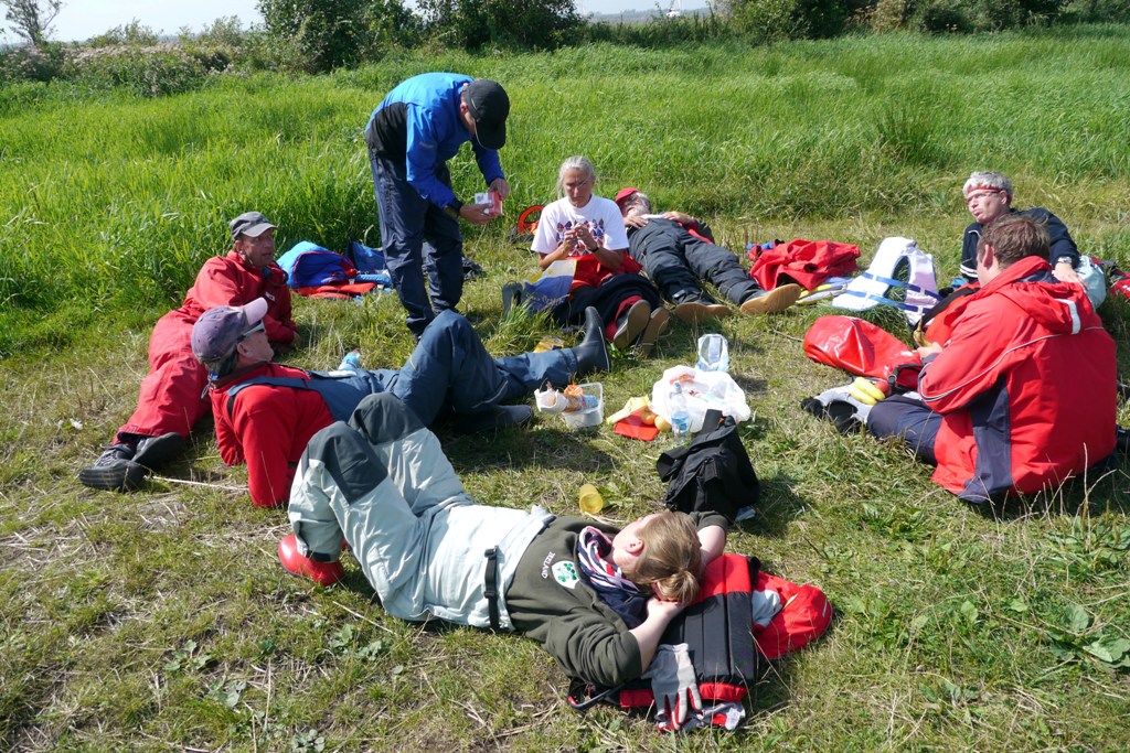 Mittagspause auf der Insel Leijepolle im Heeger Meer