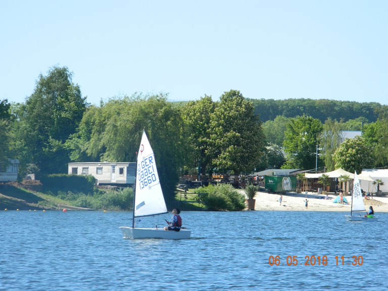 Mai 18 Entenregatta (16).JPG