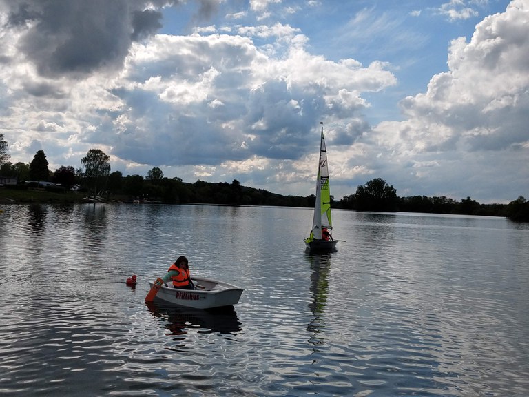 Jugendstunde vor der Entenregatta (7).jpg