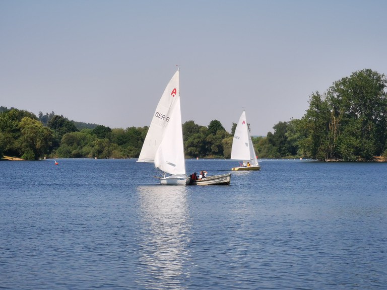 Anlegen am Prüferboot 2023